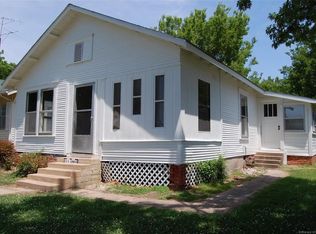 910 W Cummings St, Henryetta, OK 74437