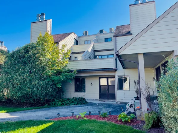 3313 Beacon St Unit 102, North Chicago, IL 60064