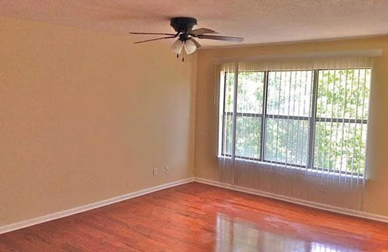 100 Brighton Hill Cir #8E — Photo 2