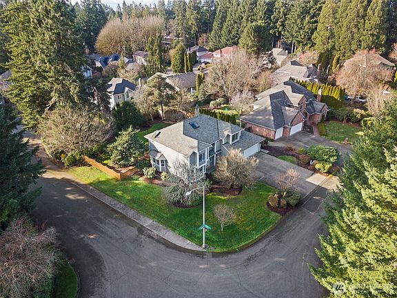 3rd image of 3515 Gainsborough Court SE