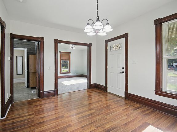 5th image of 422 Dartt Ave