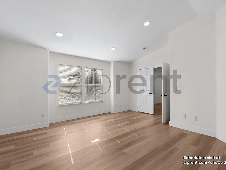 Bedroom 3 (Master)