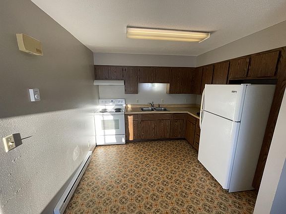 2nd image of 1400 E 1st St APT 1
