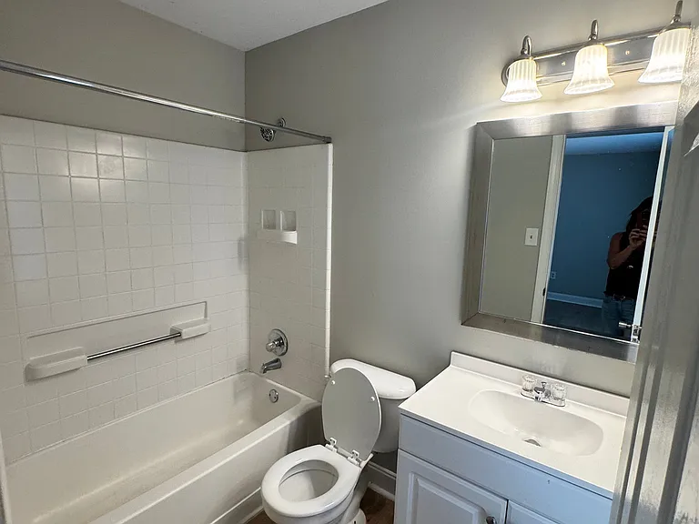 1047 Ellis Ln — Photo 8