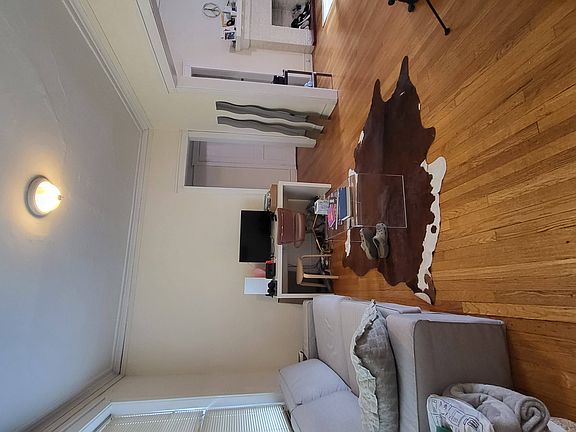 3rd image of 5631-39 S Kenwood Ave #5633-1B