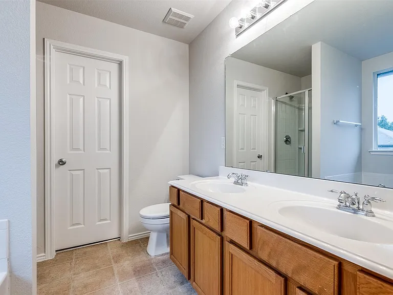1817 Heron Dr — Photo 25