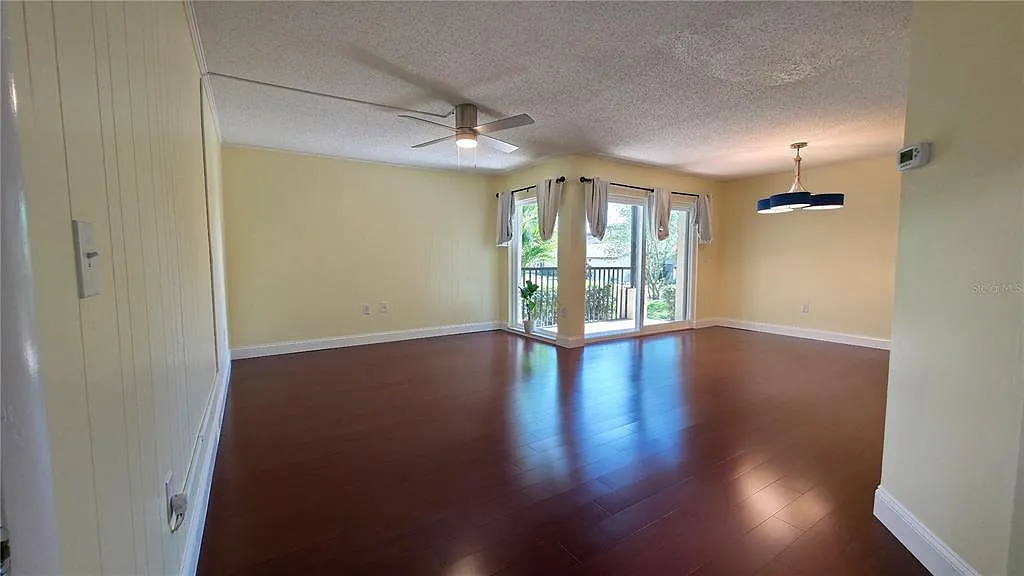 2 bed, 2.0 bath, 1099 sqft, $1,600 — Photo 3