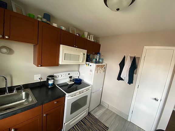 4th image of 150 Urban Pl APT 4