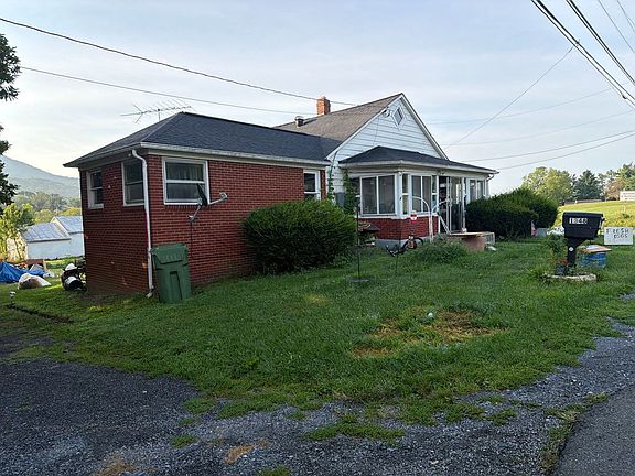 2nd image of 1348 Indian Trail Rd