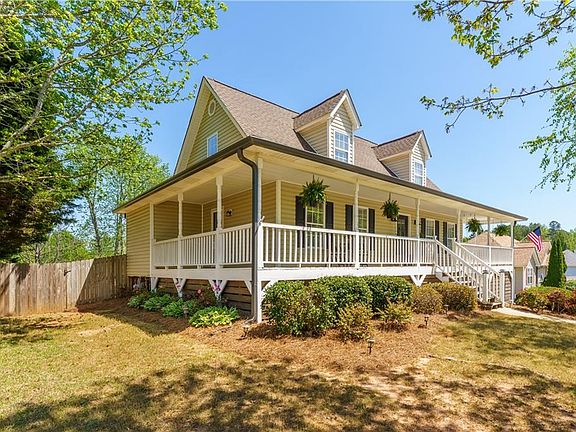 2nd image of 311 Bentcreek Dr