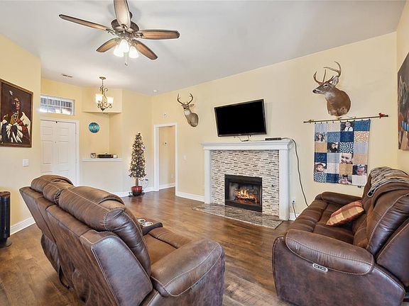 4th image of 4208 Lamar Dr