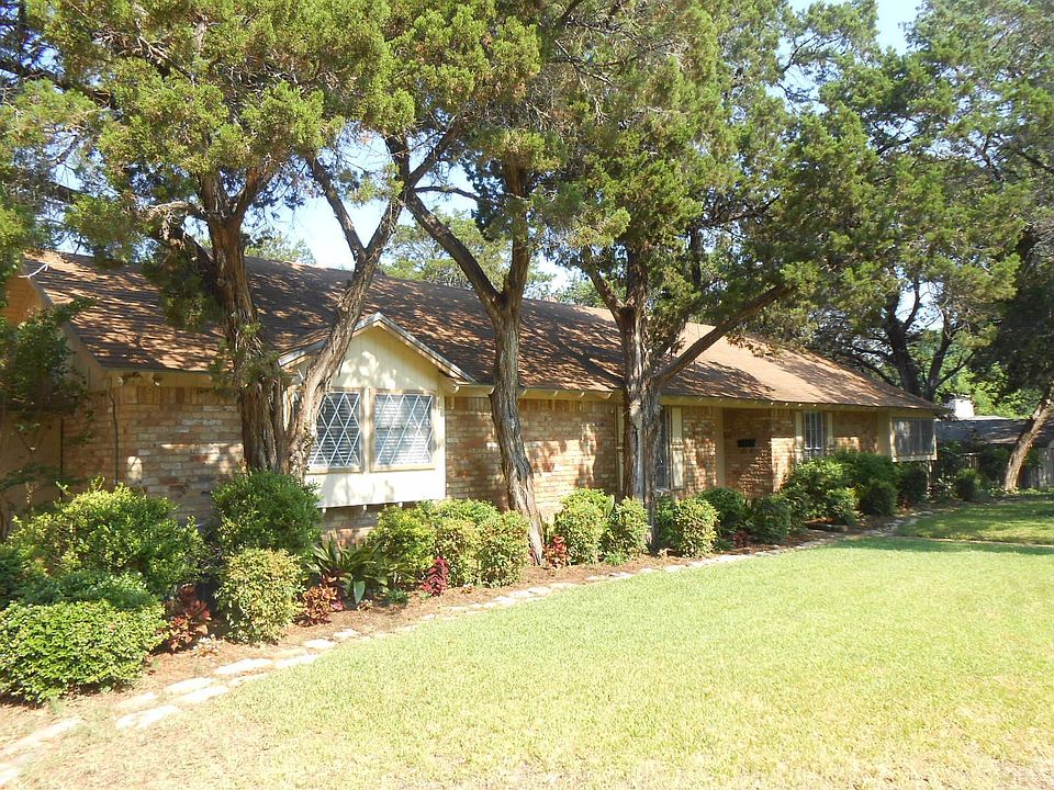 1st image of 2416 Rosewood Dr