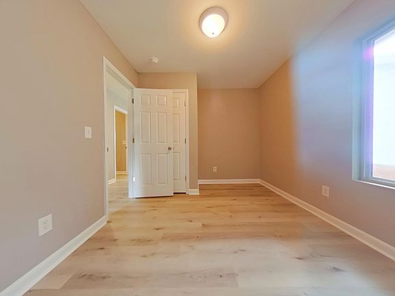 5th image of 517 Newton Pl #A