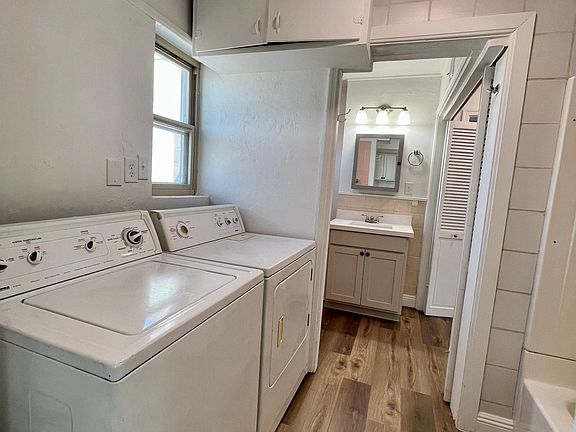 3rd image of 1828 Victorian Ave #11