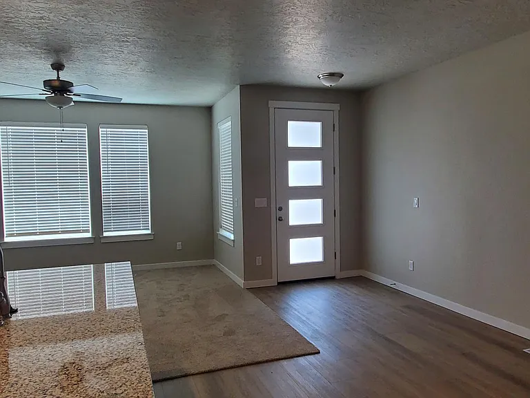 4759 W Santa Fe Ln — Photo 8