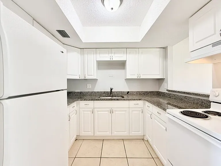 4729 39th Ave N #206 — Photo 9