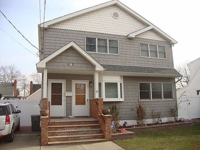 2nd image of 347 Willow Rd E