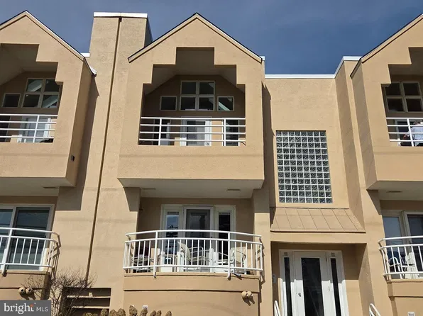 9101 Atlantic Ave APT 204, Margate, NJ 08402