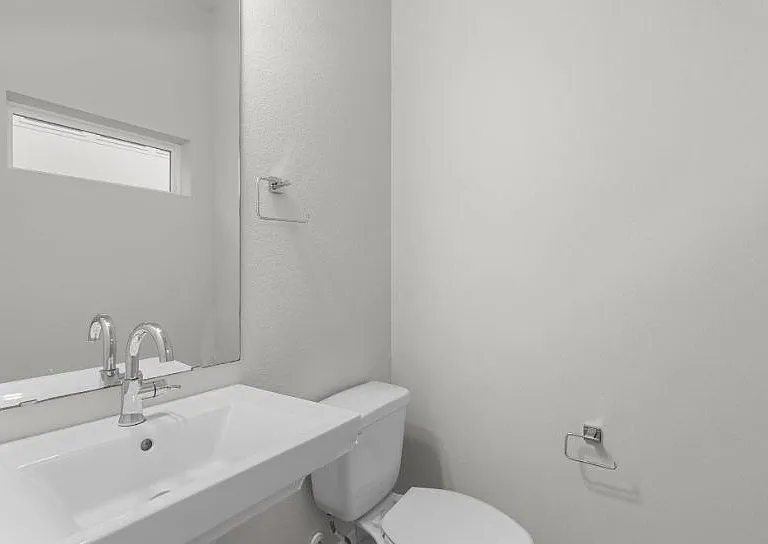 836 Fisher St #D — Photo 11