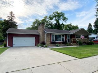 1506 S 10th St, Grand Forks, ND 58201