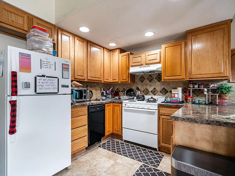 1627 N Farwell Ave #A — Photo 9