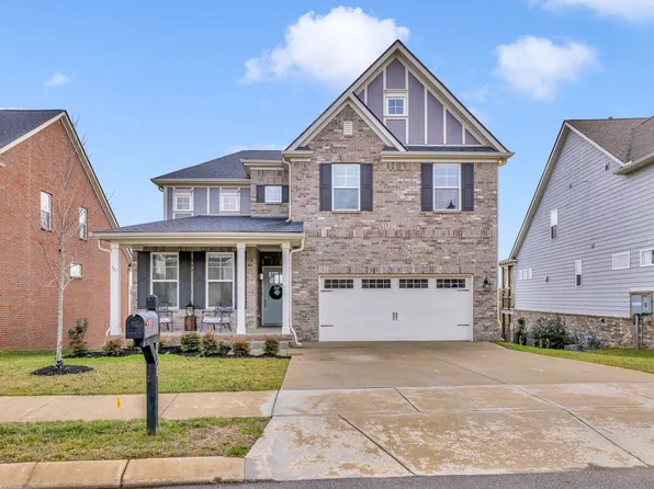 558 Crutcher Ct, Spring Hill, TN 37174