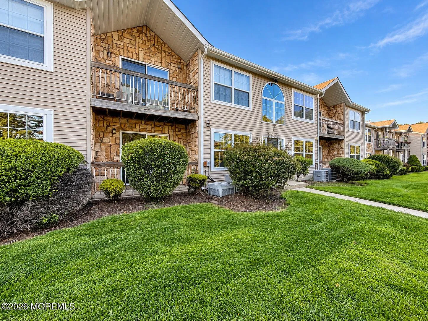 1 bed, 920 sqft, $2,450 — Photo 1