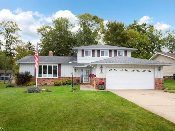 7689 Shelburne Dr, Middleburg Heights, OH 44130