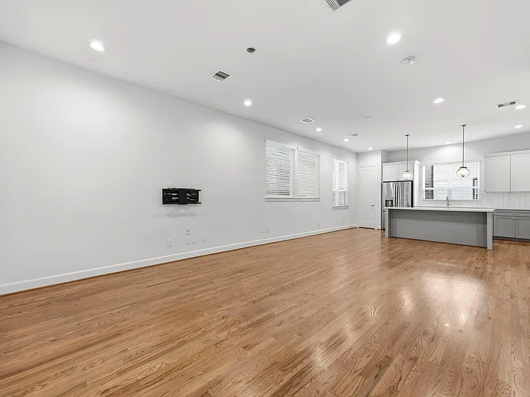 1047 Timbergrove Yards Ln — Photo 17