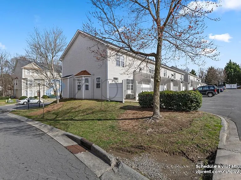 8104 Kings Creek Dr — Photo 14