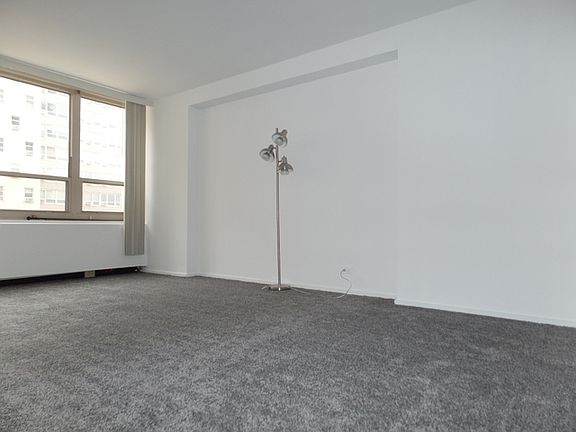 4th image of 3950 N Lake Shore Dr APT 1024D
