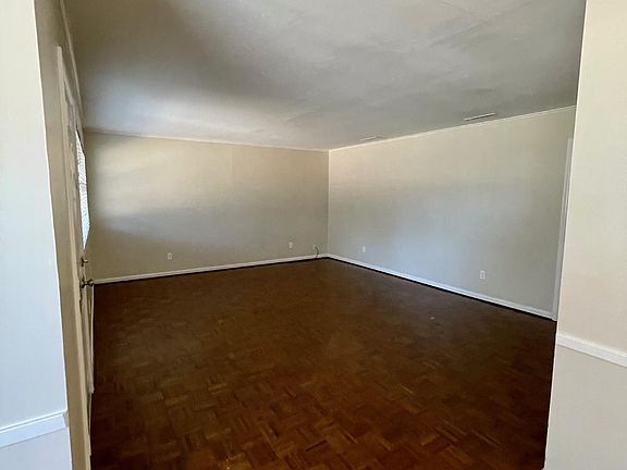 4th image of 2104 Oliver Ave