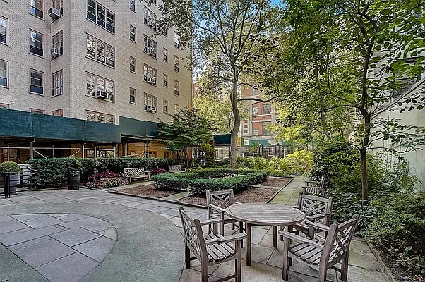 Sold by Redfin Real Estate | media 16