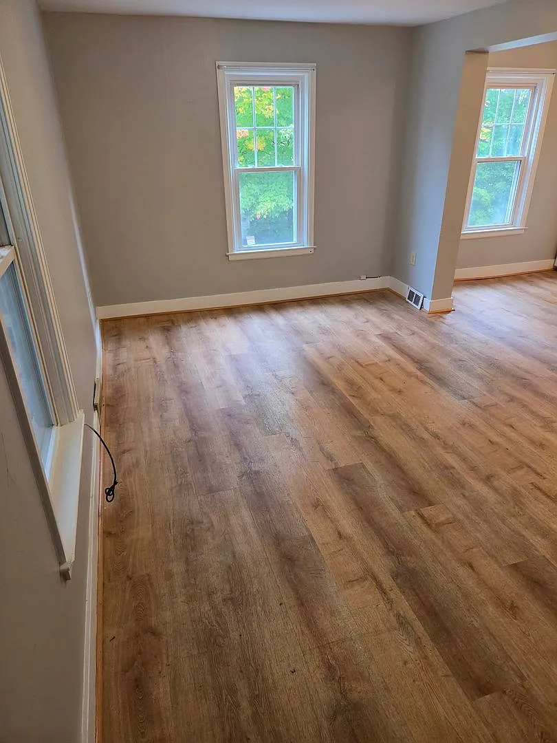 228-230 Shelburne Road — Photo 2
