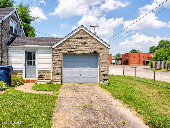 2nd image of 2109 Crums Ln