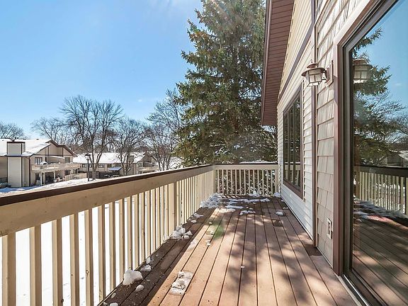 5th image of 3112 Farnum Dr #A