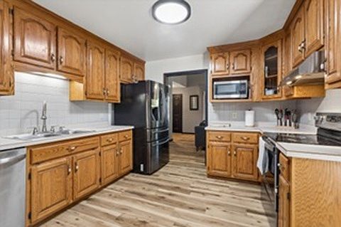 5th image of 5786 Booker Ln