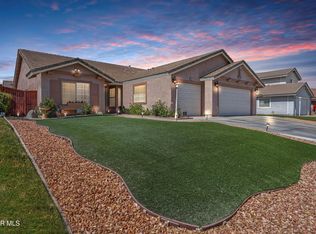 3267 Desert Cloud Ave, Rosamond, CA 93560