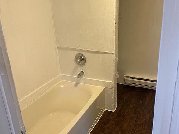 5th image of 809 Peachblossom Ave