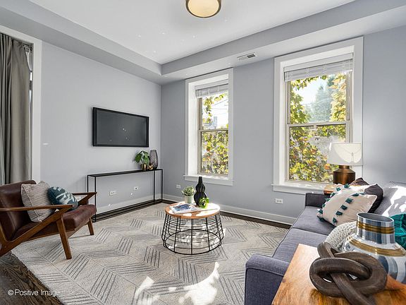 5th image of 1927 N Honore St APT 2B