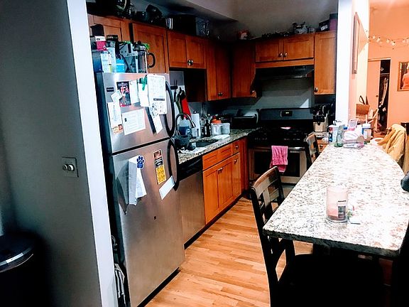 3rd image of 2041 W North Ave APT 4