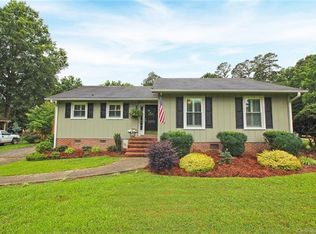 1100 Country Place Dr, Matthews, NC 28105