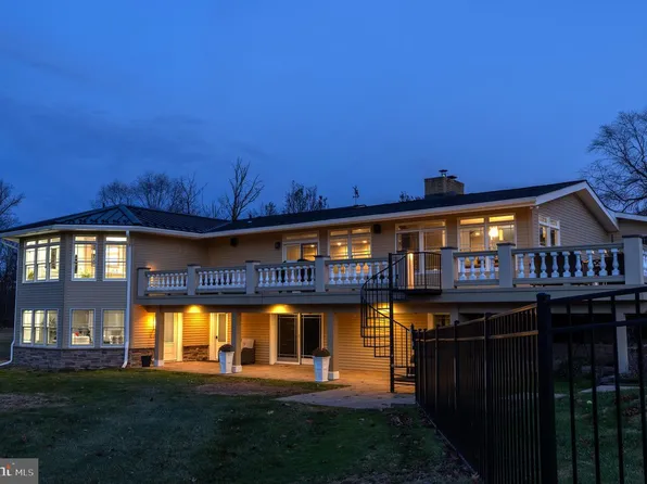 6469 Groveland Rd, Pipersville, PA 18947