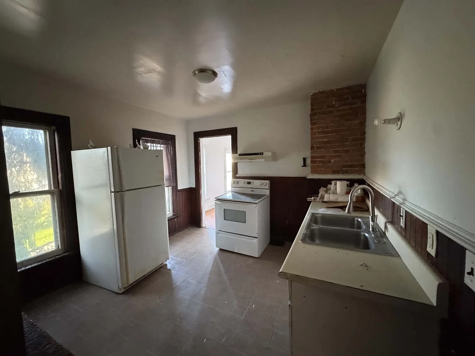 3 bed, 1000 sqft, $1,400 — Photo 4