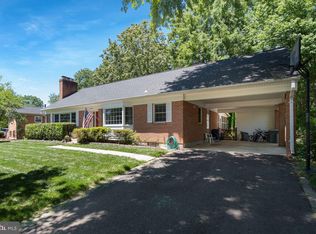 2408 Stirrup Ln, Alexandria, VA 22308