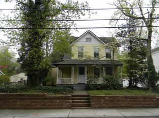 17 Asbury Ave, Farmingdale, NJ 07727