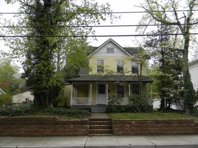 17 Asbury Ave, Farmingdale, NJ, 07727