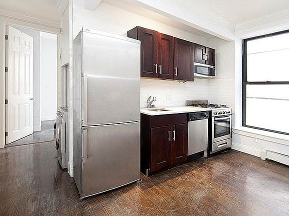 2nd image of 818 10th Ave APT 3C