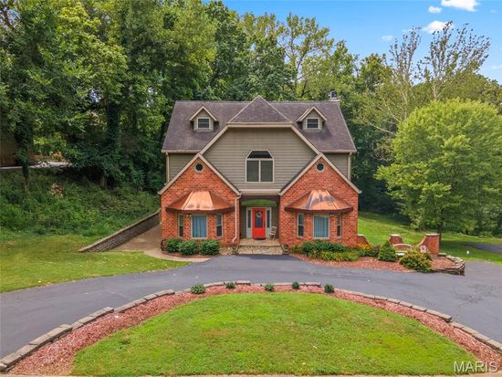 10662 Charlamar Ln, Saint Louis, MO 63128