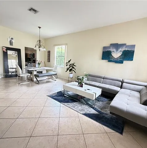 1006 Sunflower Cir — Photo 4